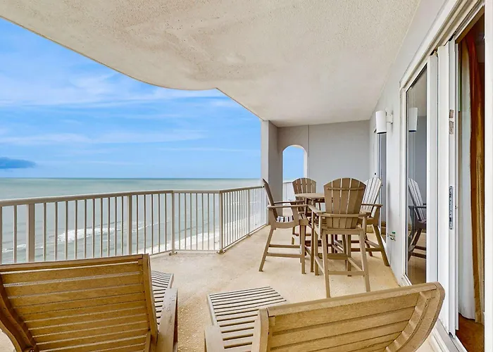 With Great Views Two Pools & Private Balcony - Near Attractions Holiday home *