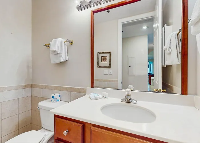 With Great Views Two Pools & Private Balcony - Near Attractions Holiday home Gulf Shores