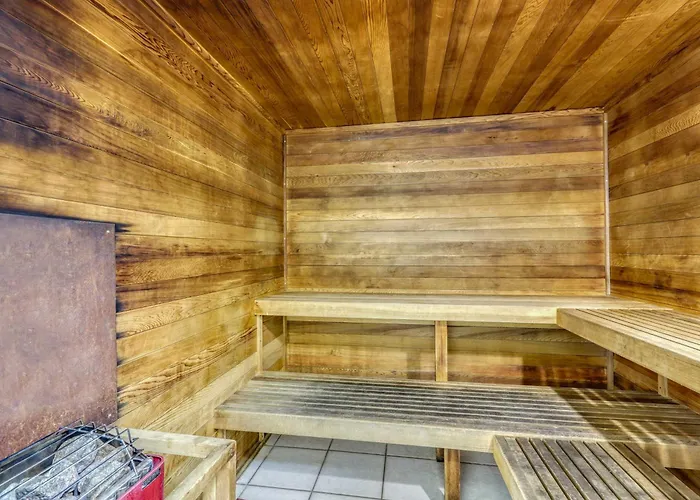 Holiday home With Great Views Two Pools & Private Balcony - Near Attractions Gulf Shores